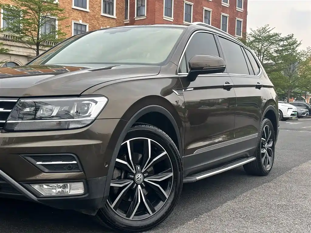 Volkswagen Tiguan L 2019 330TSI Automatic 2WD Smart Luxury Edition China VI фото 13