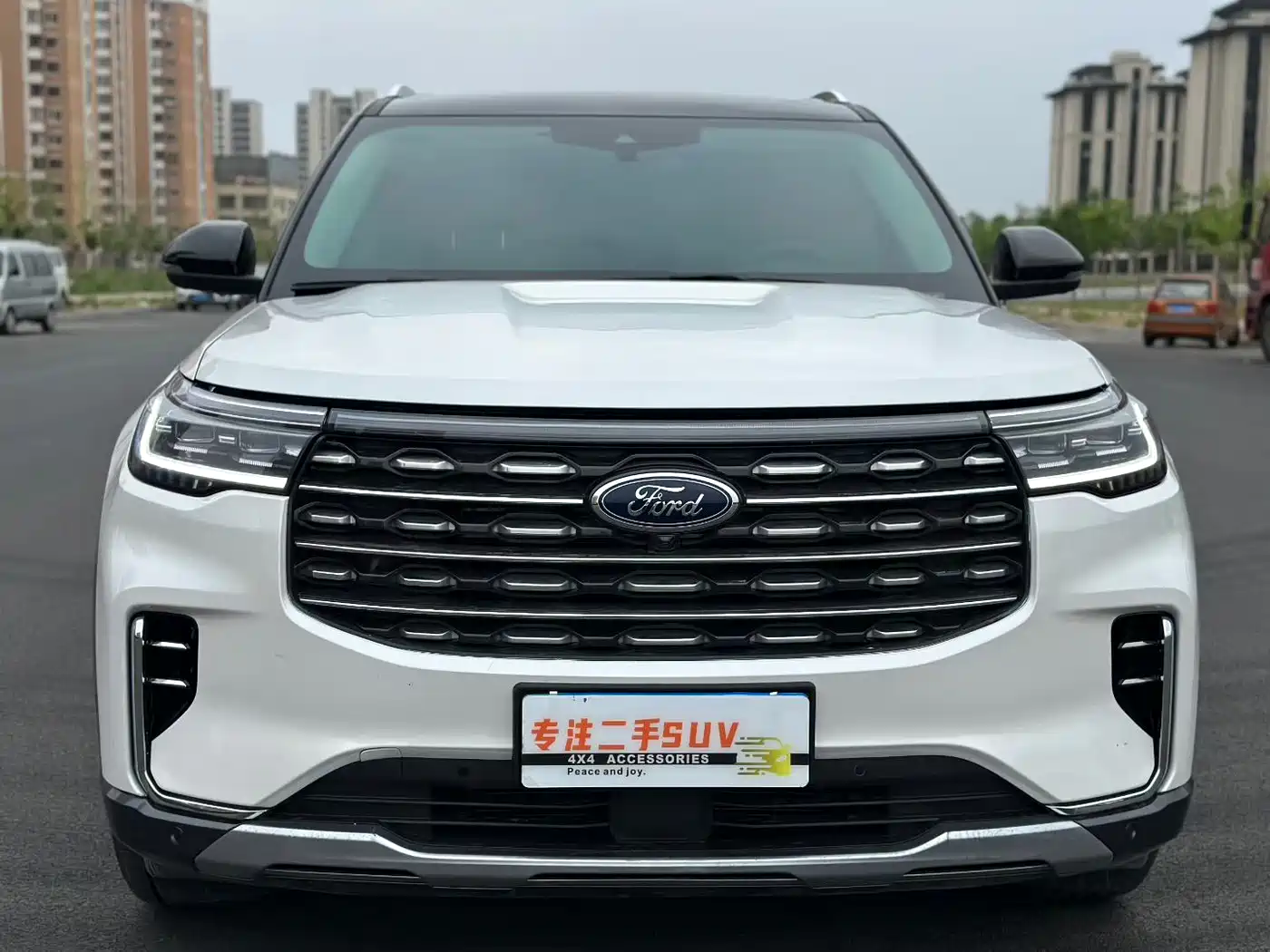 Фото 1 - Ford Explorer