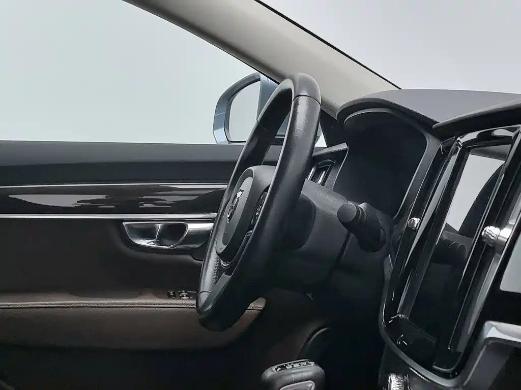 Photo 22 - Volvo S90