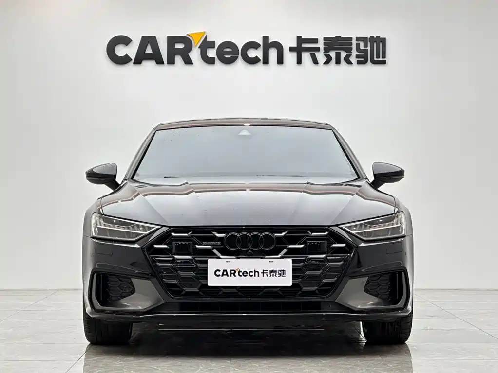 Фото 7 - Audi A7L
