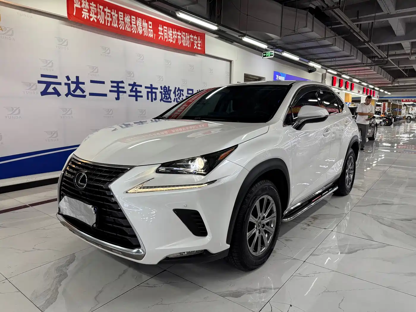 Фото 3 - Lexus NX