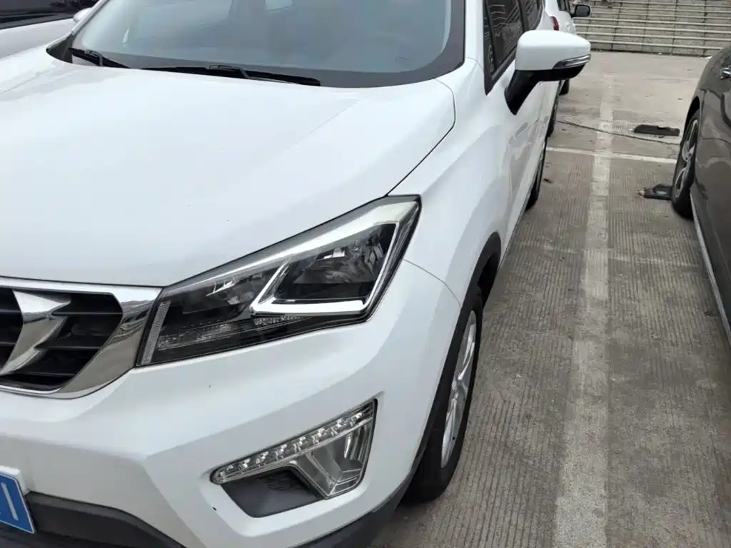 Фото 24 - Changan CS15