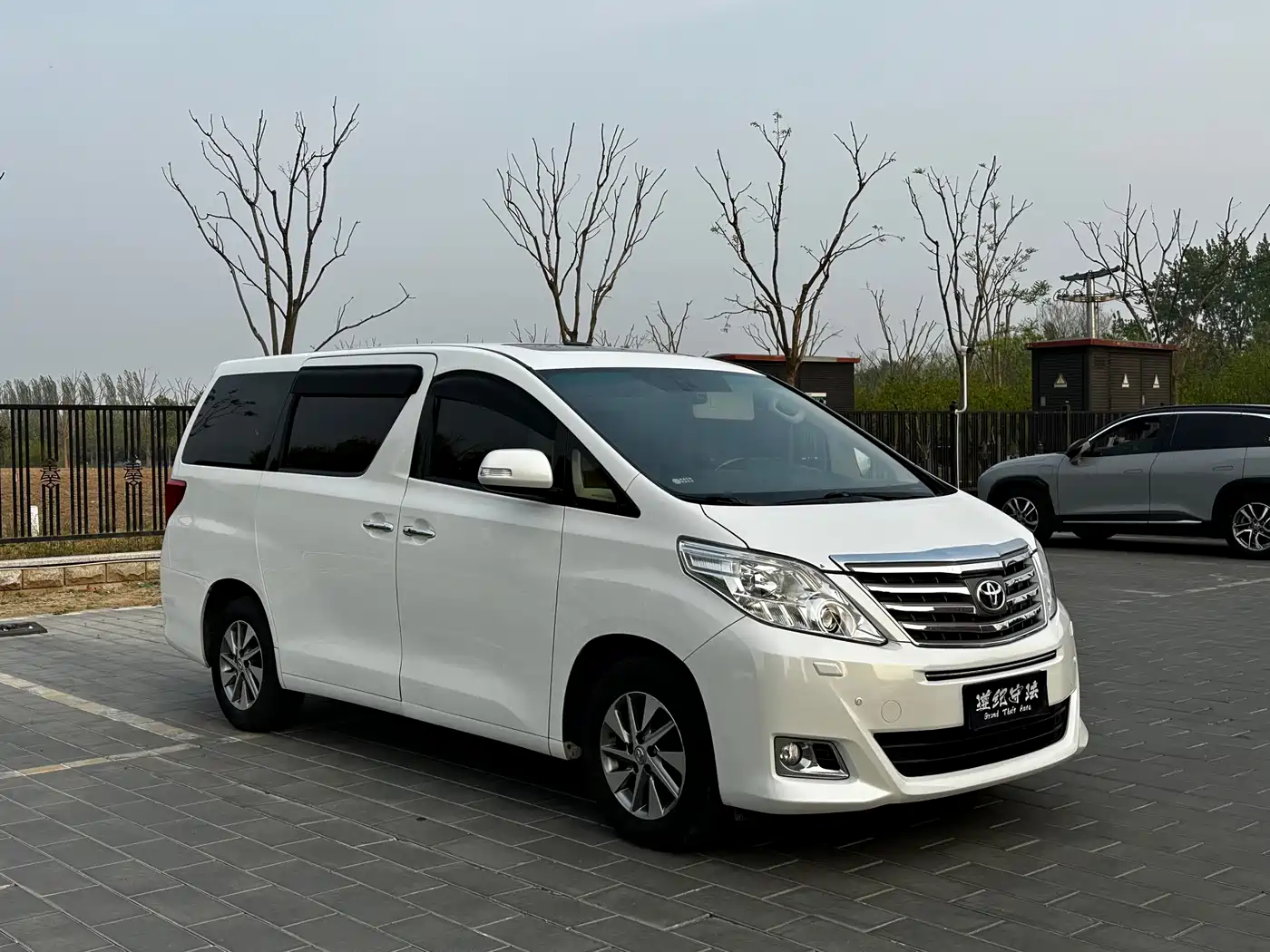 Toyota Alphard 2012 3.5L Luxury Edition фото 3