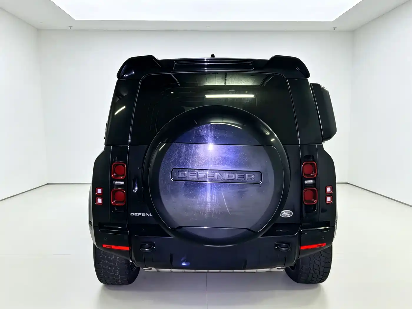 Land Rover Defender 2023 Facelift 110 3.0T P400 X-DYNAMIC HSE фото 5