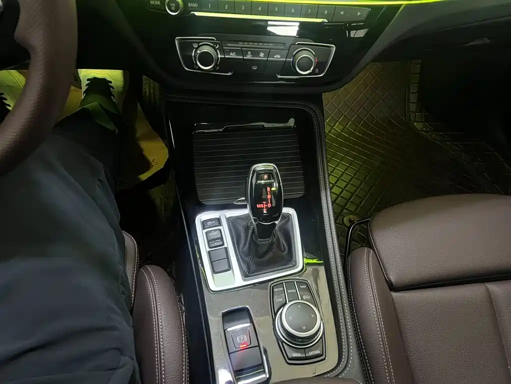 BMW 1 Series 2021 Facelift 120i M Sport Shadow Edition фото 14