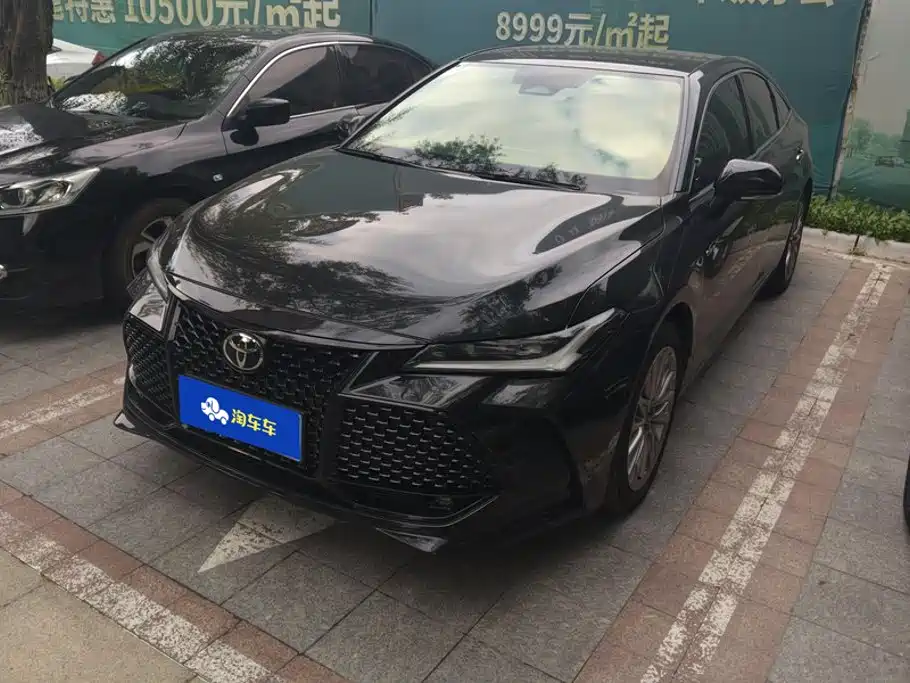 Фото 1 - Toyota Avalon