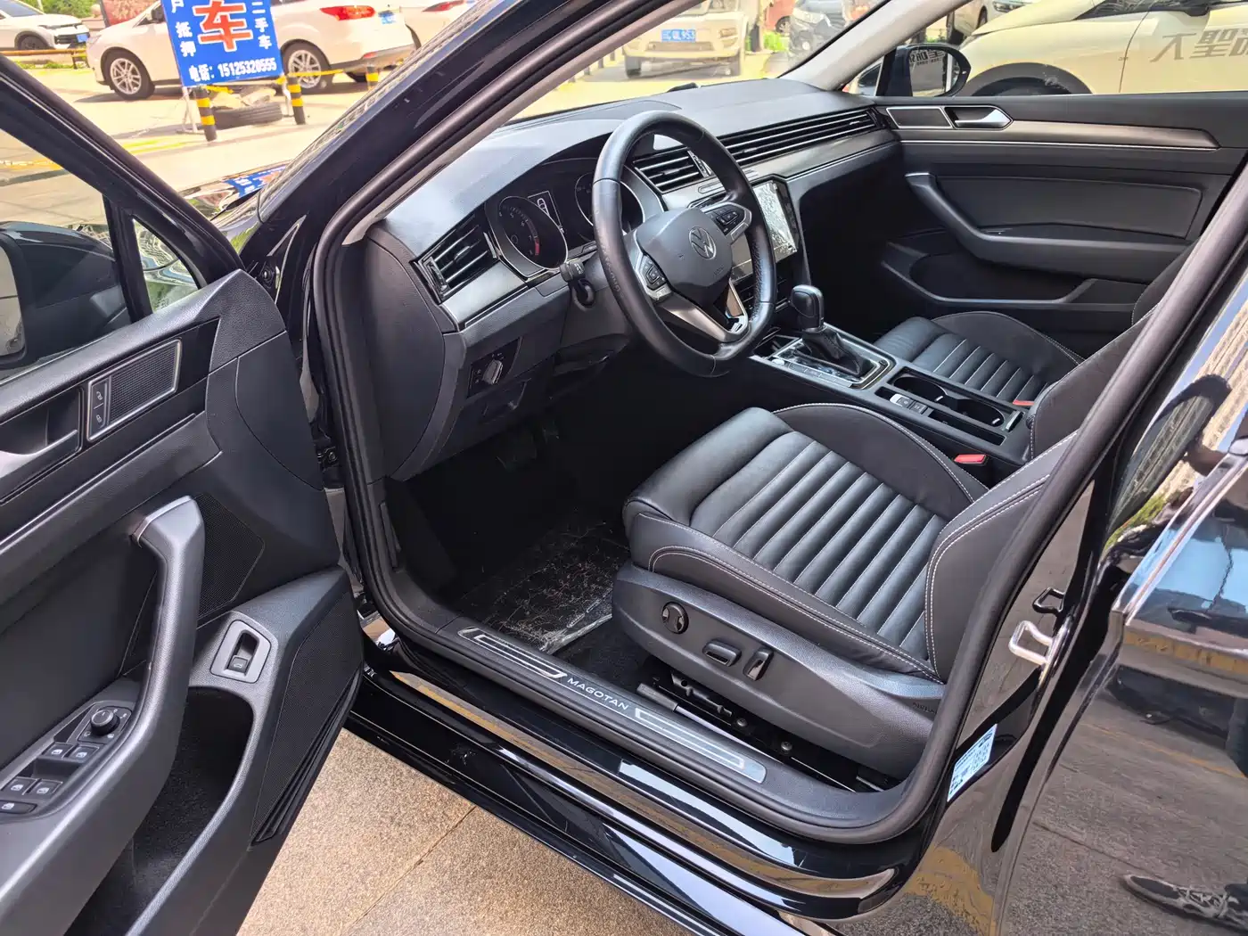Volkswagen Magotan 2021 330TSI DSG 30th Anniversary Edition фото 4