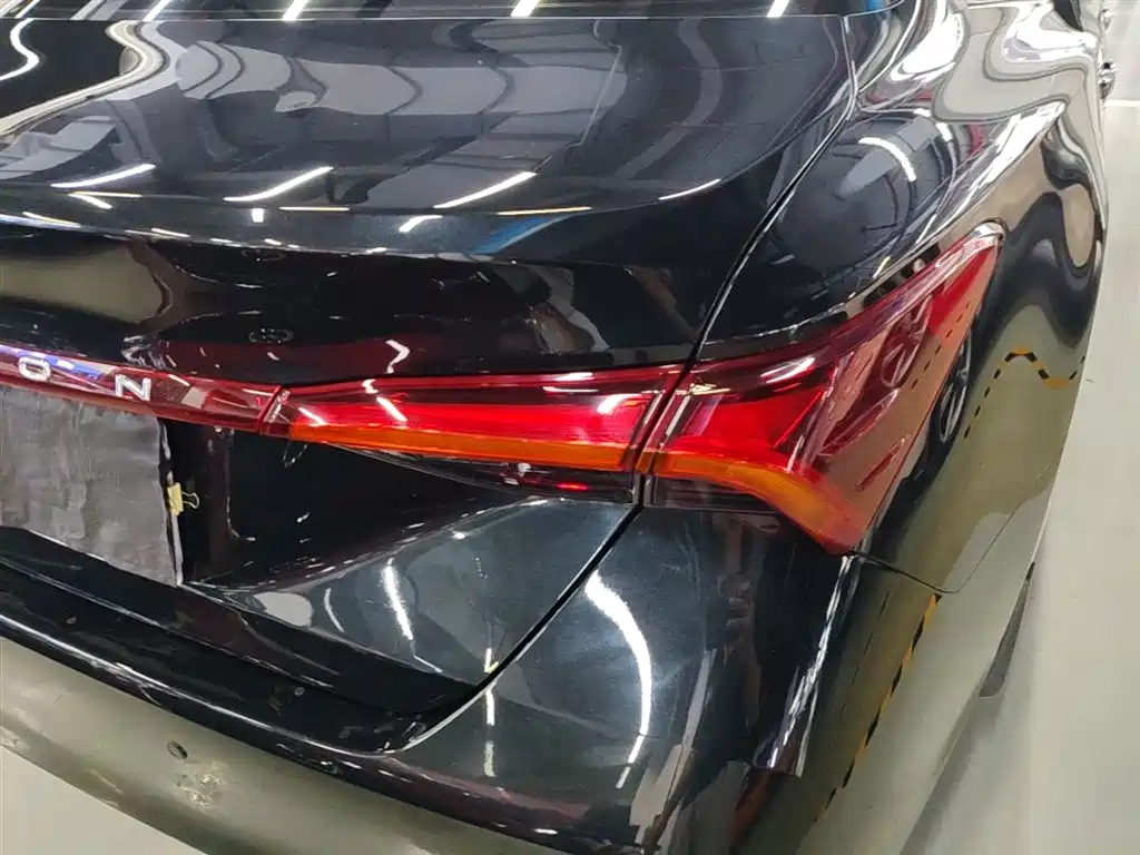 Toyota Avalon 2023 2.0L Premium Selection фото 8