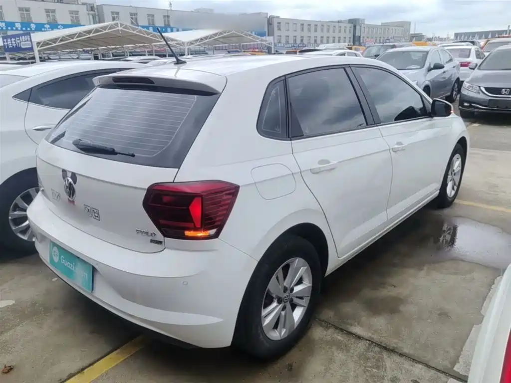 Volkswagen Polo 2019 Plus 1.5L Automatic Panorama Enjoyment Edition фото 7