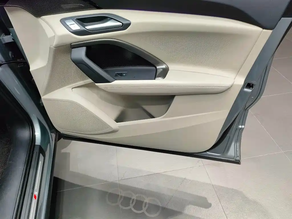Photo 17 - Audi Q5L