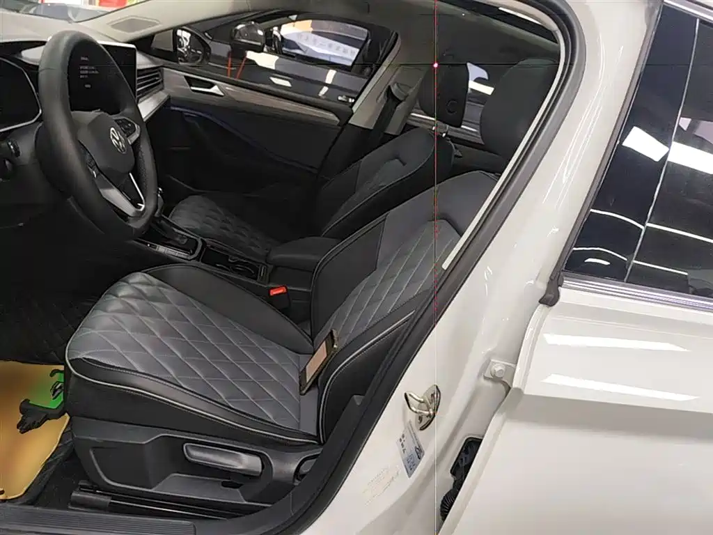 Volkswagen Sagitar 2025 300TSI DSG Surpass Edition фото 15