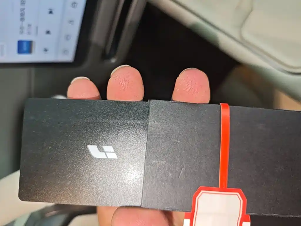 Photo 9 - Li Auto i6