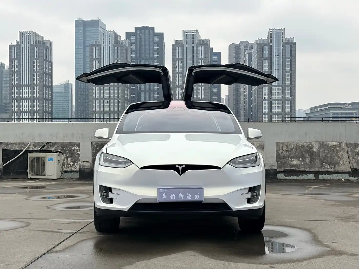 TESLA MODEL X