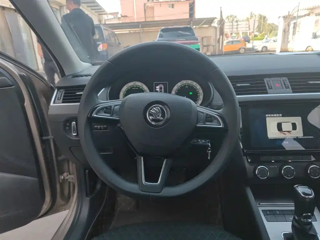 SKODA OCTAVIA