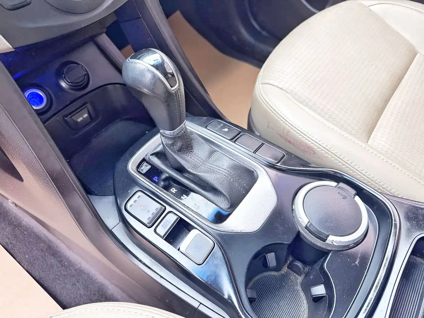 Hyundai Santa Fe 2013 Facelift 2.4L Automatic 4WD Premium фото 18