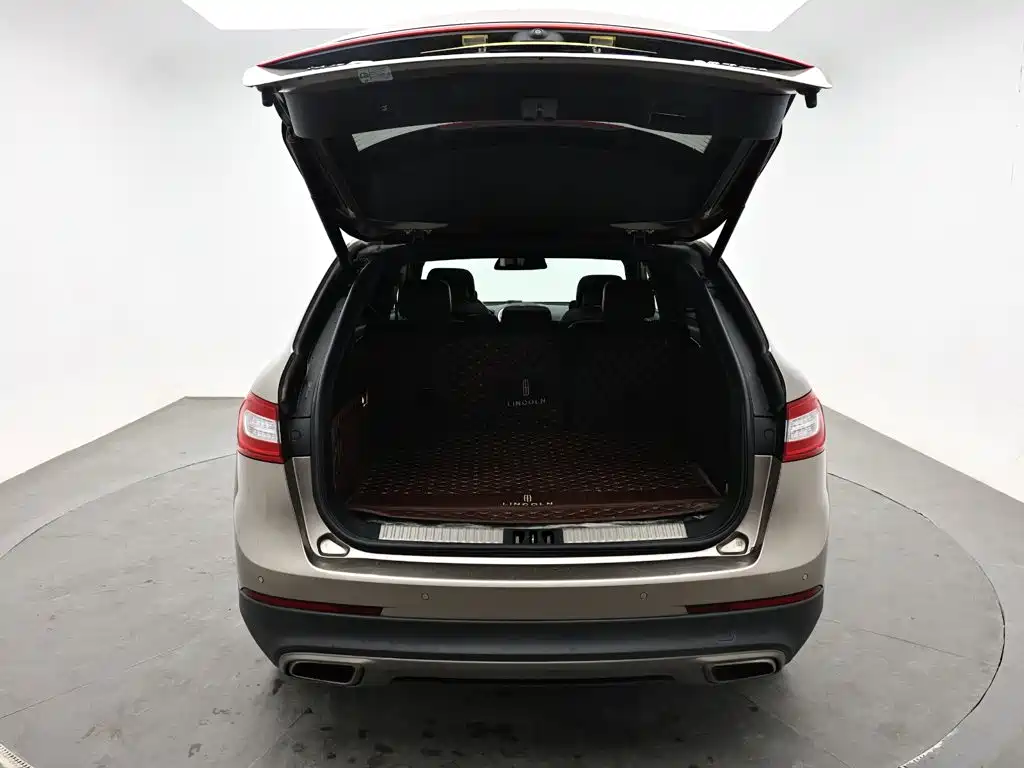 Фото 8 - Lincoln MKX
