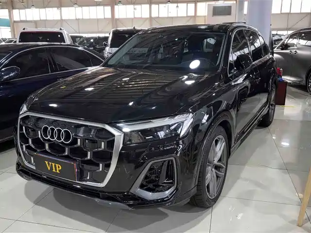 Audi Q7 2023 55 TFSI quattro S Premium