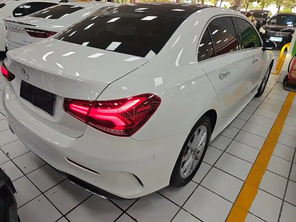 Mercedes-Benz A-Class 2019 A 200 L Sport Sedan фото 7