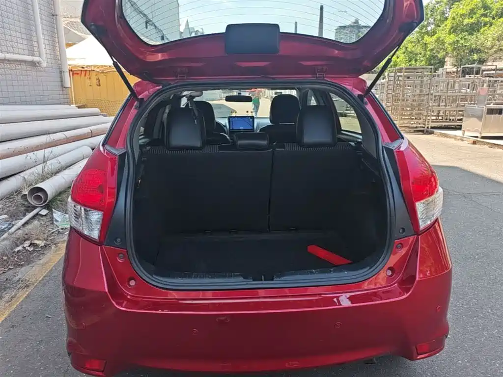 Toyota YARiS L Zhi Xuan 2015 1.5G Auto Sunroof Special Edition фото 15