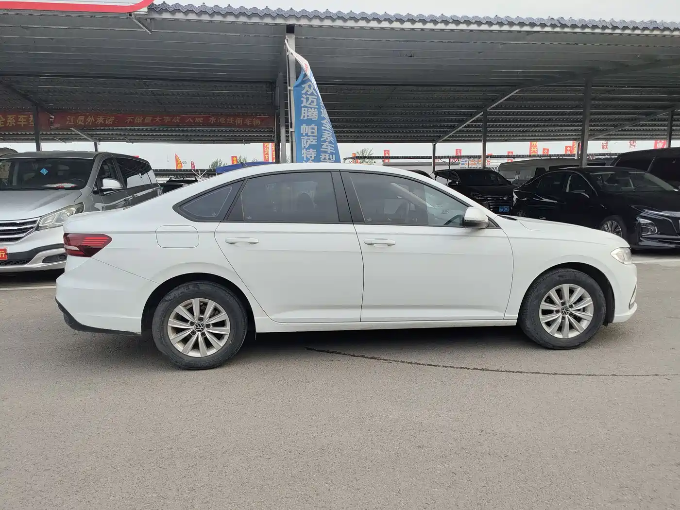 Volkswagen Lavida 2024 Model 1.5L Automatic Delight Edition фото 3