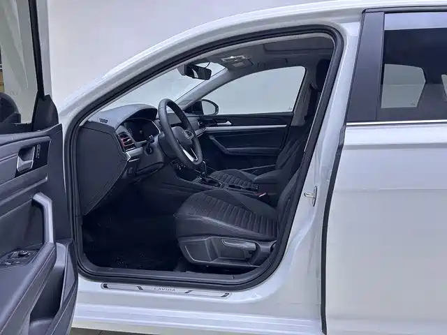 Volkswagen Lavida 2024 Model 300TSI DSG Starlight Full Comfort Edition фото 13