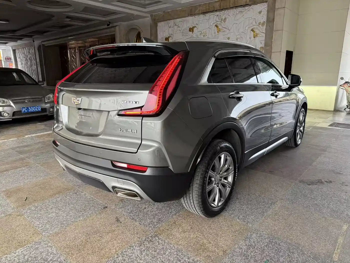 Cadillac XT4 2018 28T FWD Leading Sport Edition фото 9