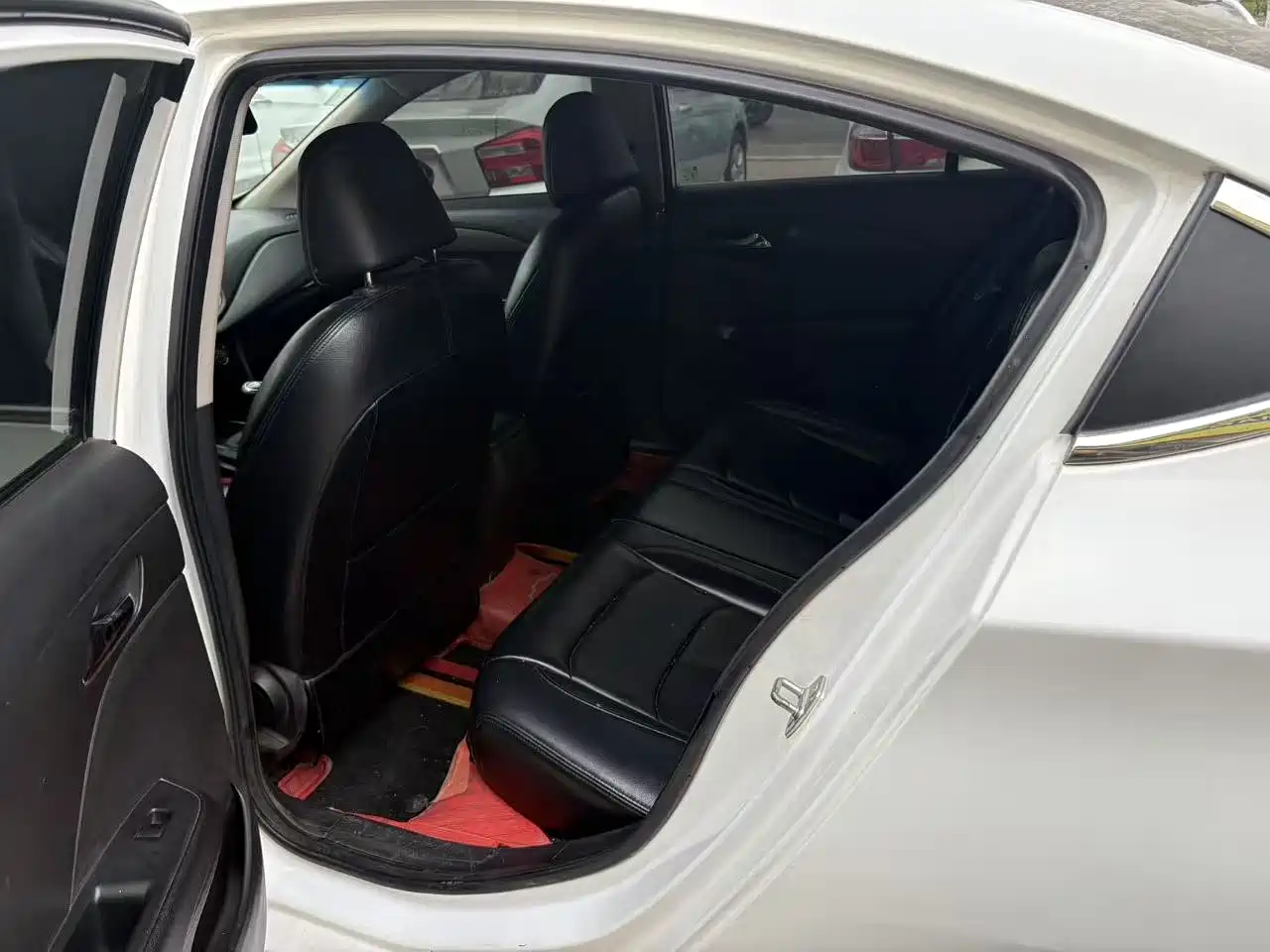 Chevrolet Cavalier 2019 320 Manual Joy Edition фото 11