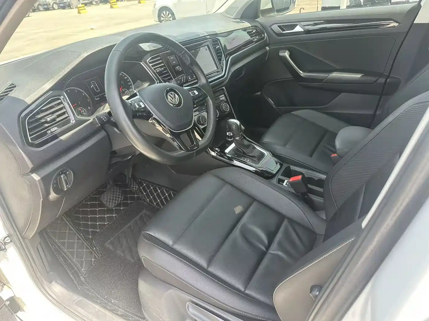 Volkswagen T-ROC 2019 280TSI DSG 2WD Comfort Type China V фото 14