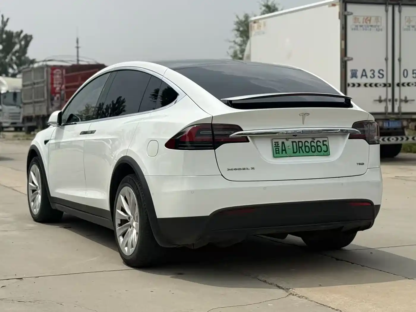 TESLA MODEL X