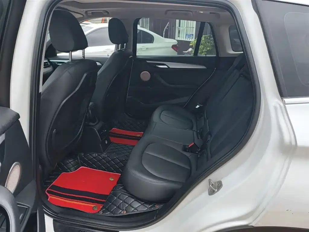 BMW X1 2018 sDrive20Li Leading Model фото 17