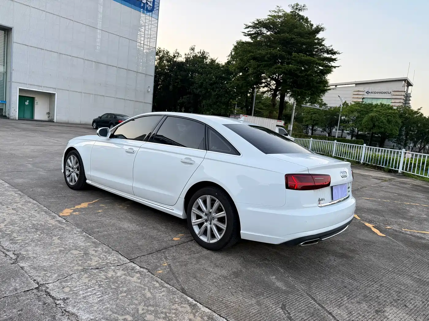 Photo 4 - Audi A6L