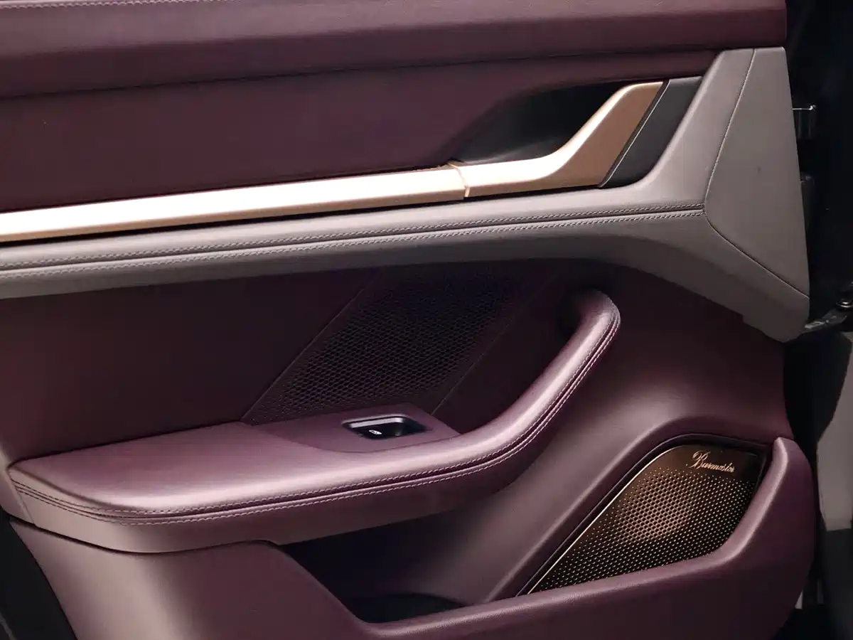 Porsche Taycan 2019 Taycan Turbo фото 13