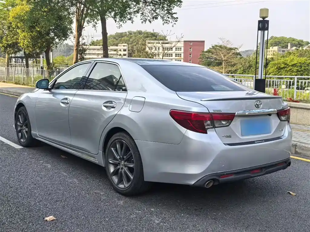 Toyota Reiz 2013 2.5V Premium Edition фото 20