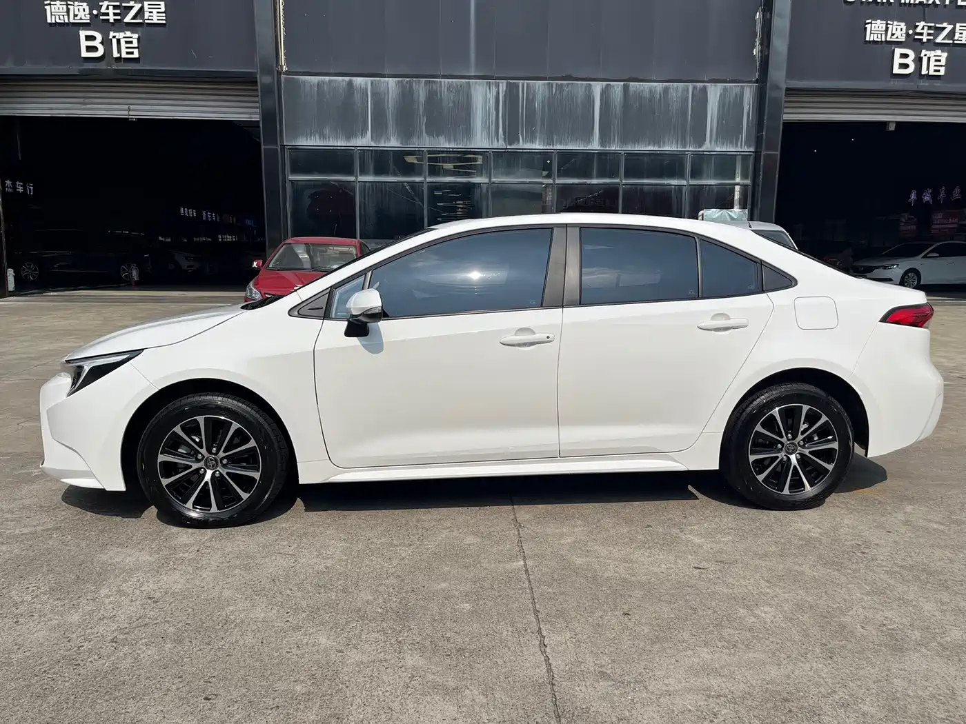 Toyota Levin 2025 2024 185T CVT Luxury Edition