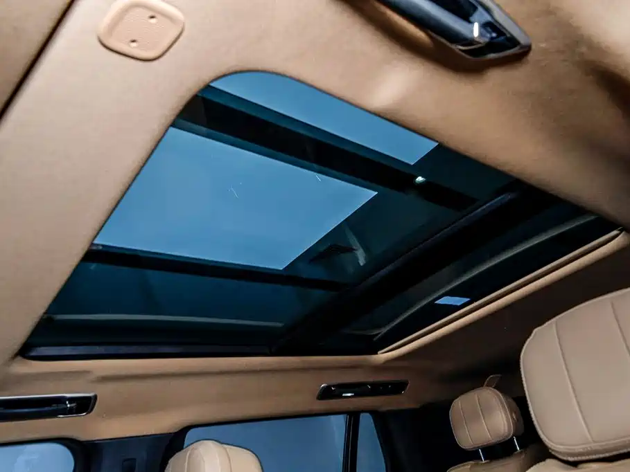 Photo 21 - Land Rover Range Rover