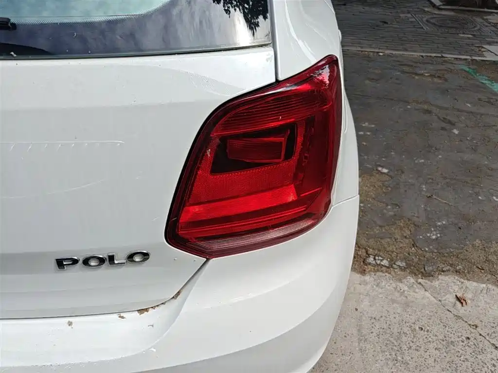 Volkswagen Polo 2016 1.4L Automatic Trend фото 8