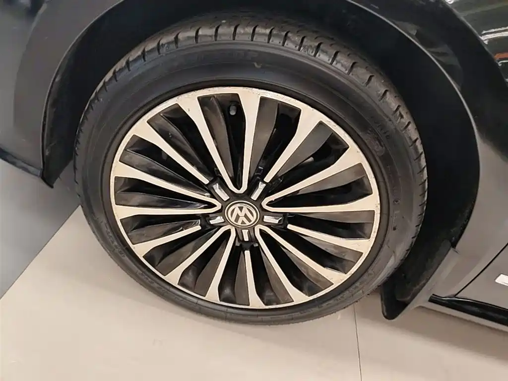 Volkswagen Passat 2016 330TSI DSG Executive Edition фото 23