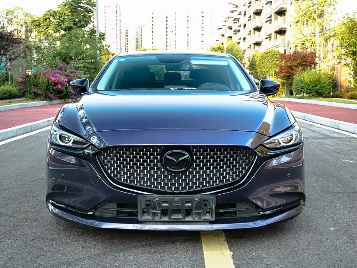 Mazda Atenza 2020 2.0L Skyactiv Luxury фото 2
