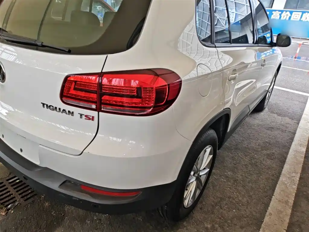 Volkswagen Tiguan 2015 1.8TSI Automatic 2WD Comfortline фото 8