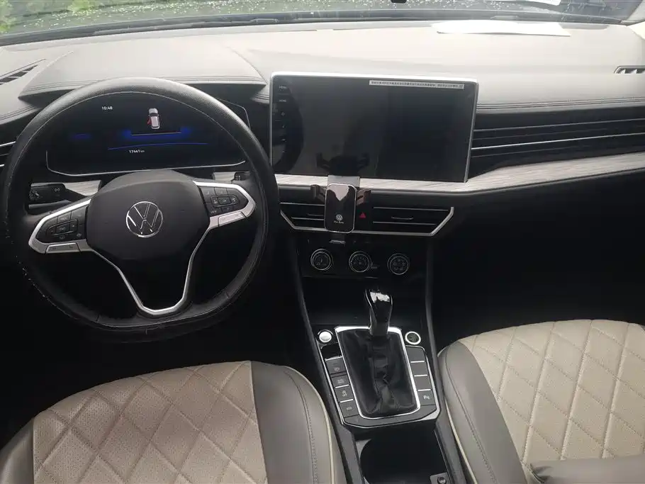 Volkswagen Sagitar 2023 300TSI DSG Surpassing Edition фото 12