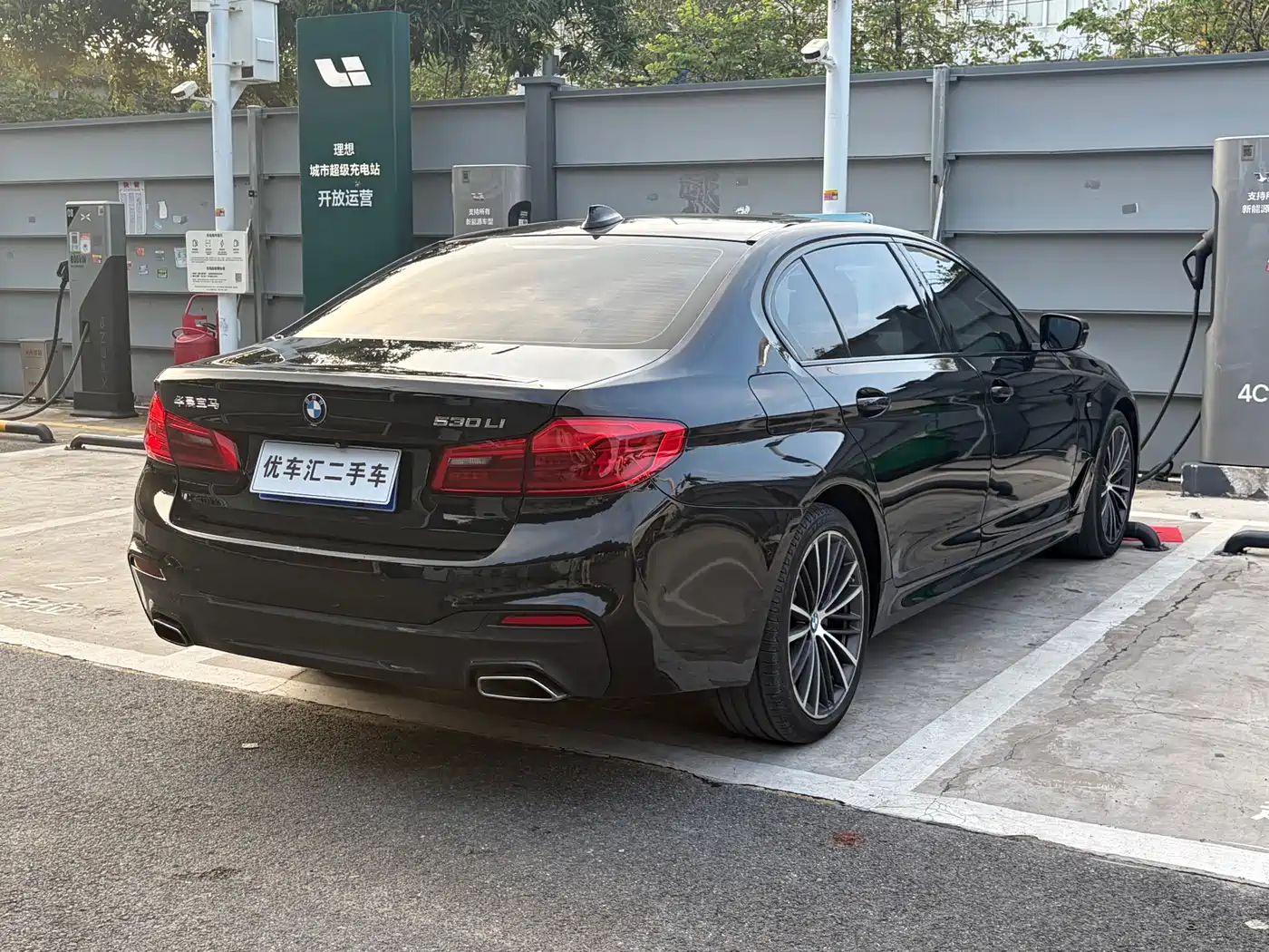 BMW 5 Series 2019 530Li Premium M Sport Package фото 23