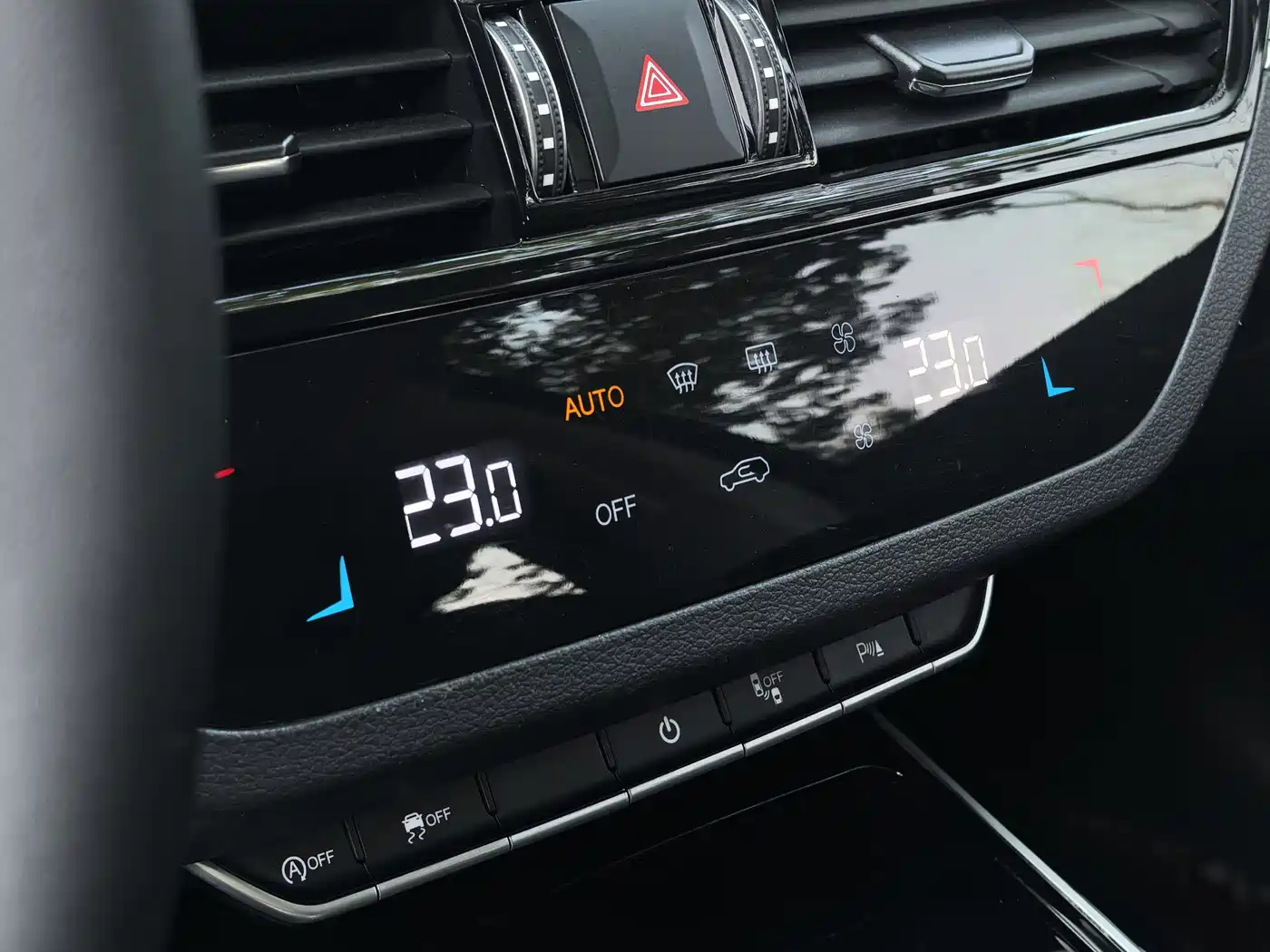Hongqi HS5 2022 2.0T Smart Connect Premium Edition фото 22