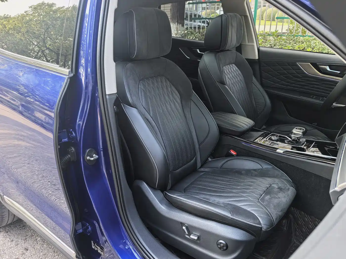 Hongqi HS5 2022 2.0T Smart Connect Premium Edition фото 25
