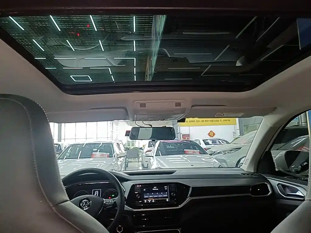 Volkswagen T-Cross 2019 280TSI DSG Comfort Edition фото 18