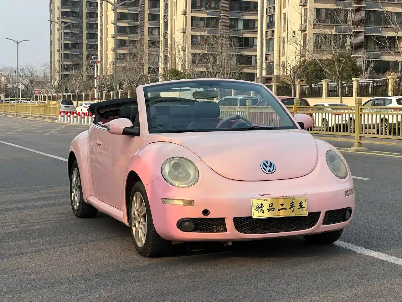 Volkswagen Beetle 2010 Model 2.0 BlackOrange Convertible Luxury Edition фото 5