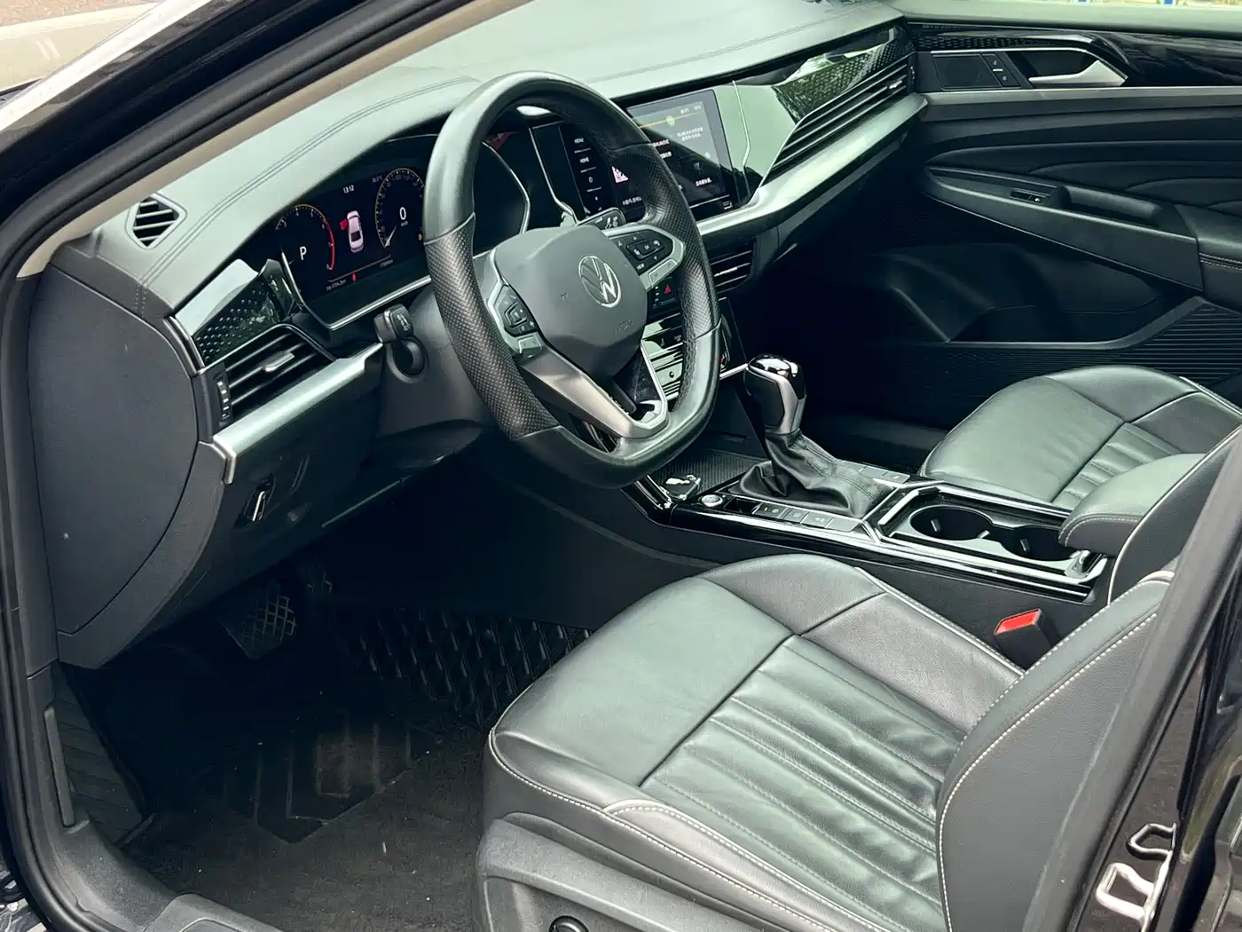 Volkswagen Passat 2022 330TSI Starlight Elite Edition фото 7