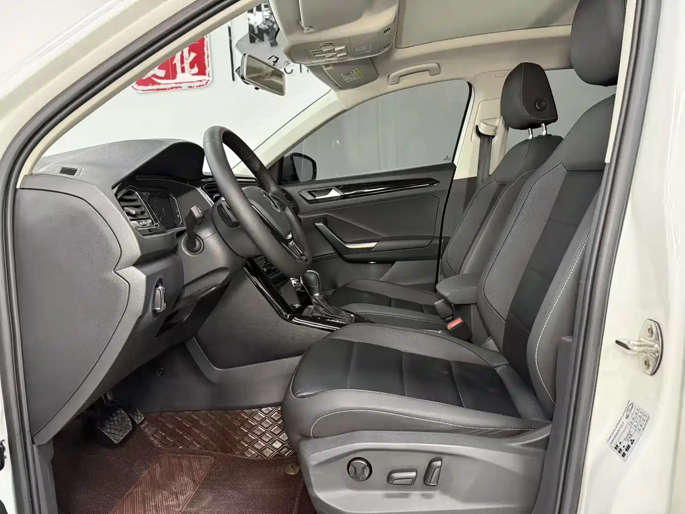 Volkswagen T-ROC 2022 280TSI DSG 2WD Comfort PLUS фото 11