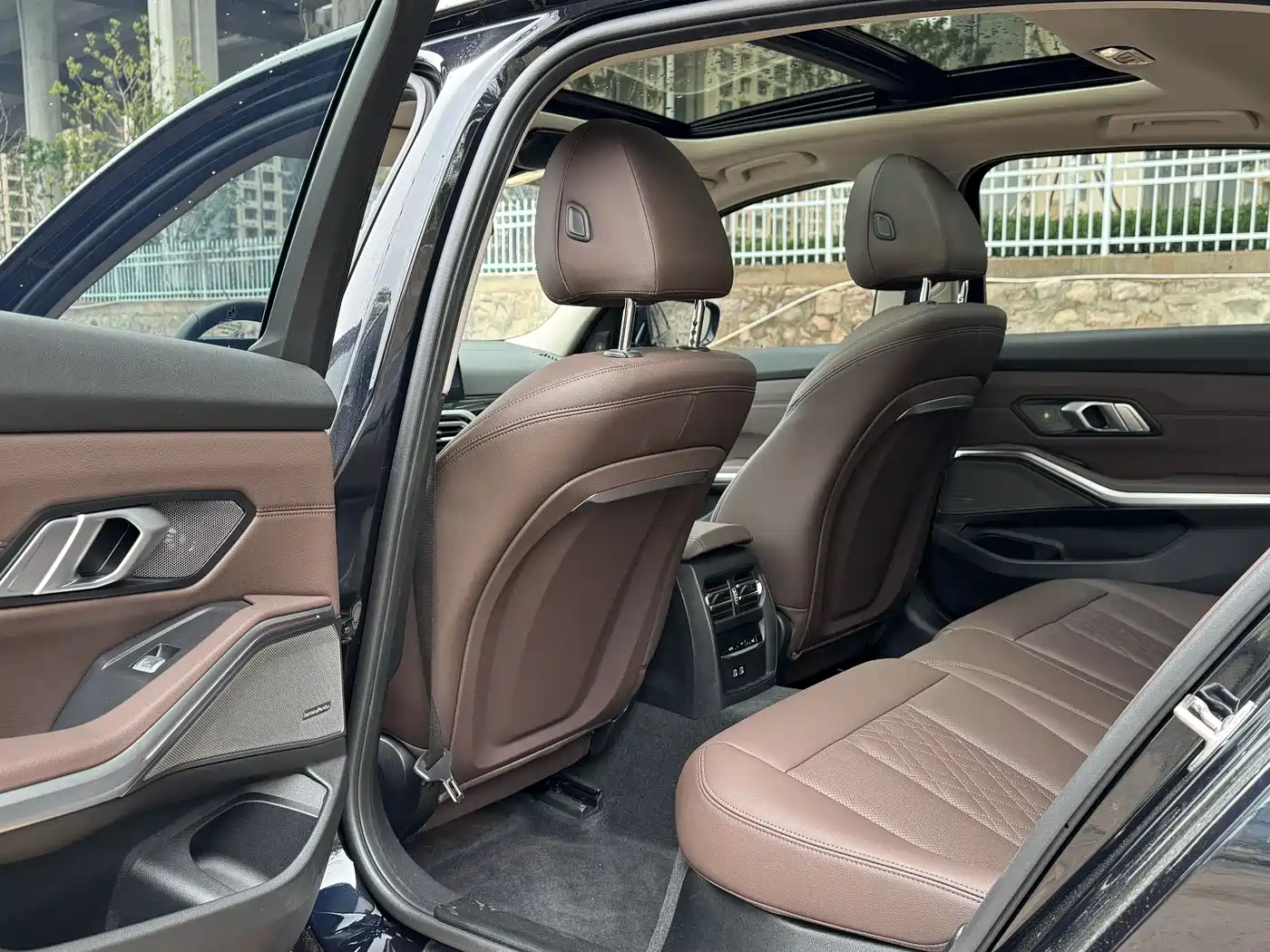 BMW 3 Series 2024 325Li M Sport Package фото 4