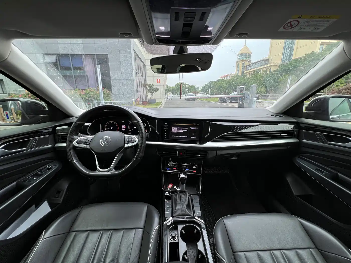 Volkswagen Passat 2022 330TSI Starlight Elite Edition фото 8