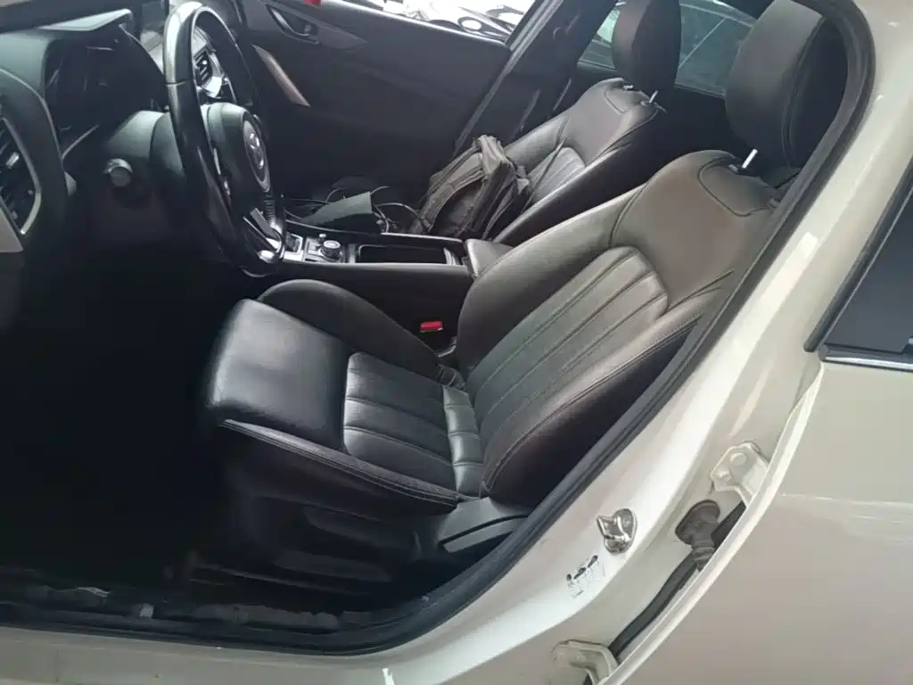 Фото 15 - Mazda CX-4